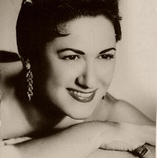 CORALIA FERNÁNDEZ