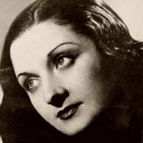 LUCIENNE DELYLE